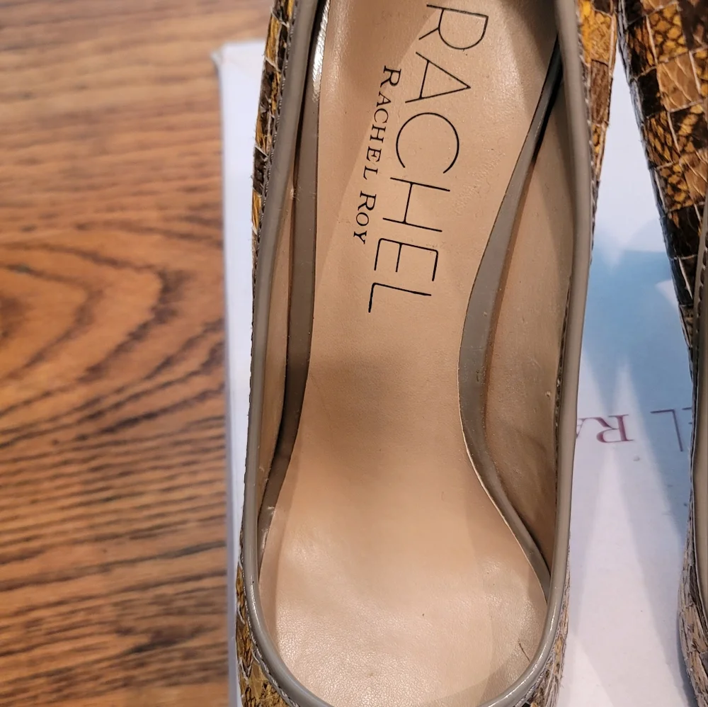 NWT Rachel Roy Snakeskin Mustard Yellow Gold Gray Taupe Tan Beige Peep Toe Heels - Picture 6 of 10